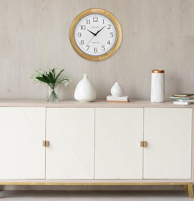 Bulova C5005 Reloj de pared analógico atómico de madera
