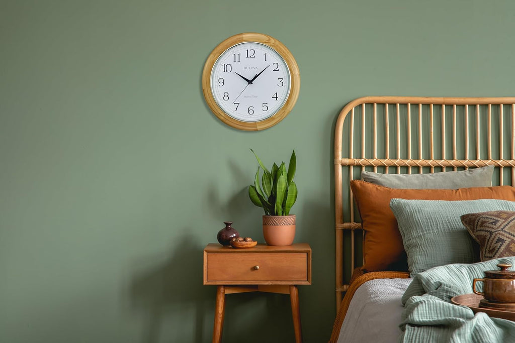Bulova C5005 Reloj de pared analógico atómico de madera