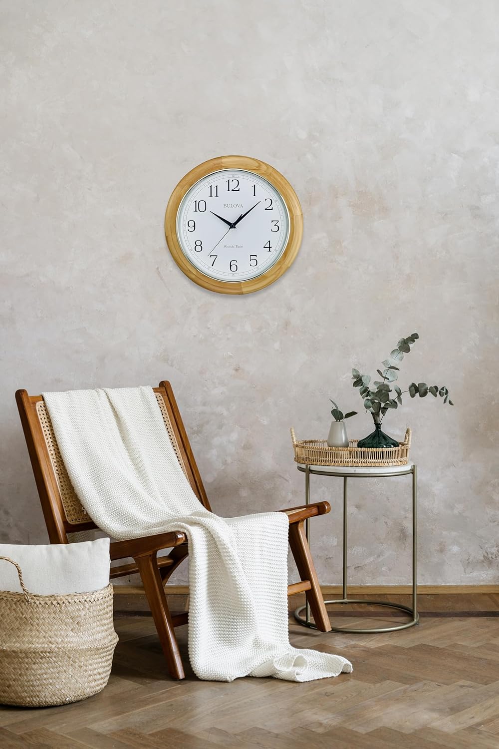 Bulova C5005 Reloj de pared analógico atómico de madera