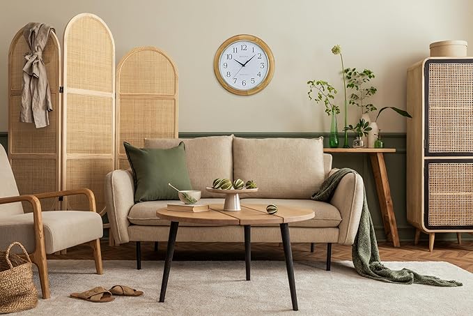 Bulova C5005 Reloj de pared analógico atómico de madera